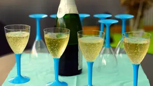 香槟酒庆贺图片_1