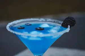蓝色妖姬鸡尾酒图片_1