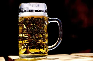 夜场啤酒图片_1