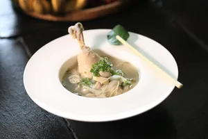 鸡腿煲汤图片_1