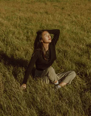 自然风美女写真图片