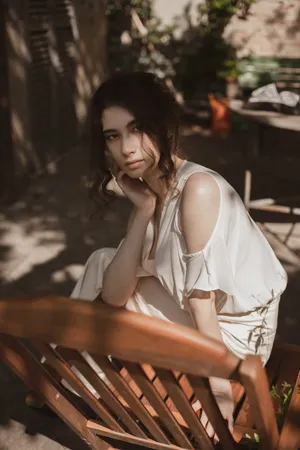 冷淡风美女人体艺术摄影第1张