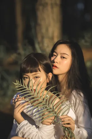 欧美时尚风写真闺蜜图片