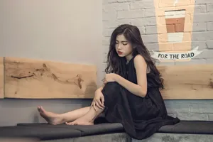 美女一个人伤感图片