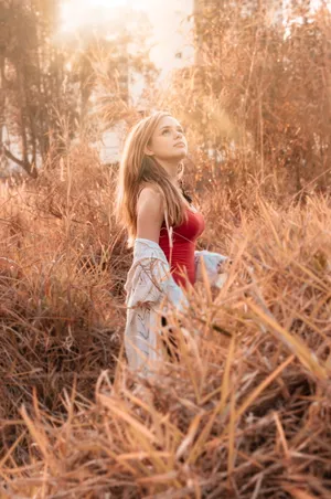 唯美美女户外人体艺术摄影