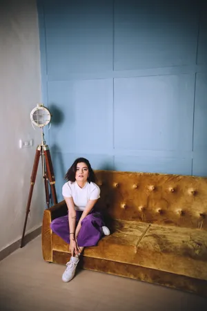 休闲美女艺术照图片欣赏_1