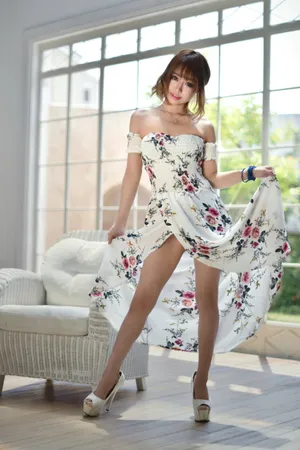 亚洲优优美女模特图片