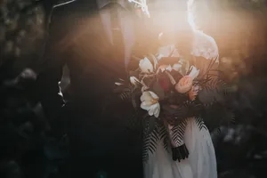 逆光唯美婚纱写真图片