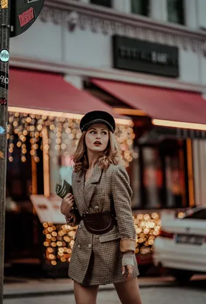 时尚服装街拍美女图片