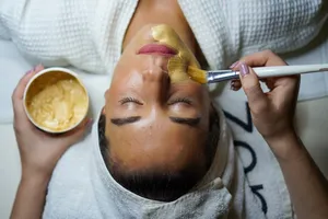 美女敷面膜图片_1