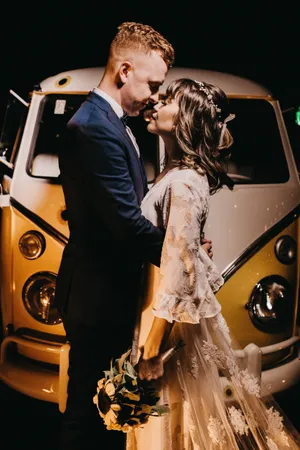恩爱情侣婚礼婚纱图片