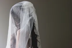 新娘白色婚纱头纱图片_1
