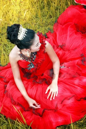 大红色礼服婚纱照_1