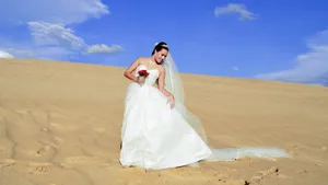沙漠婚纱照图片第1张