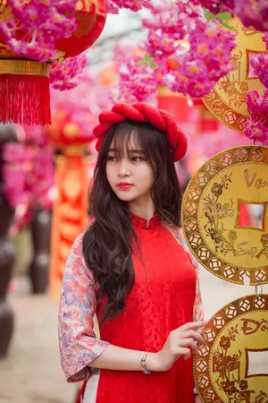 亚洲古装美女侧面照片