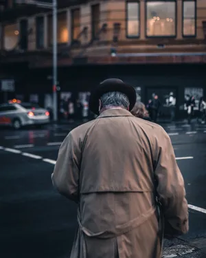 老人孤独背影图片_1