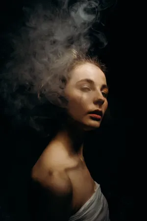 午夜美女图片