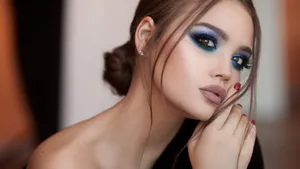 美女眼妆头像图片