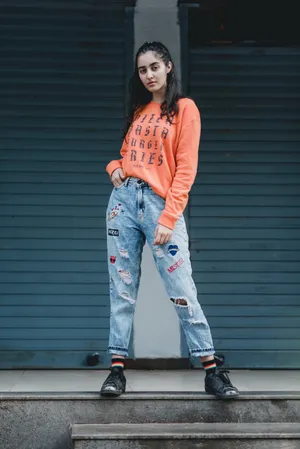 牛仔裤美女户外写真