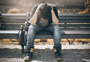 男人伤心痛苦绝望图片_1