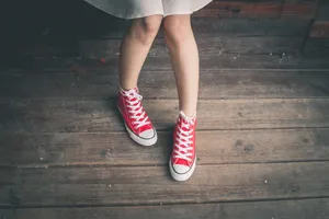 小女孩双足特写图片_1