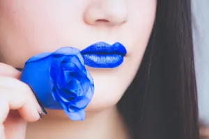 蓝色嘴唇图片_1