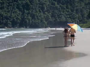 海滩漫步图片第1张