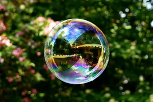 七彩梦幻的肥皂泡泡图片