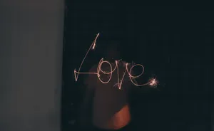 LOVE烟花光绘图片