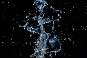 飞溅起的水花图片