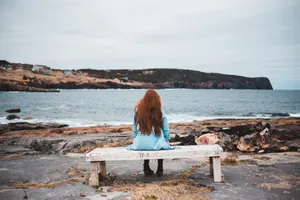 看海非主流美女背影图片_1