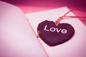 非主流LOVE爱心书签图片_1