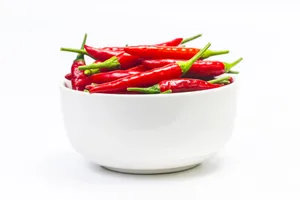 一碗红辣椒图片