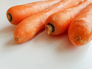 美味多汁红萝卜图片_1