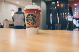 星巴克圣诞咖啡杯图片_1