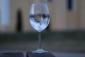 一杯清水图片_1