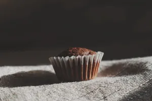 黑巧克力纸杯蛋糕图片_1