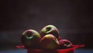成熟鲜苹果图片第1张