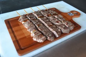 熟牛肉烤串图片_1
