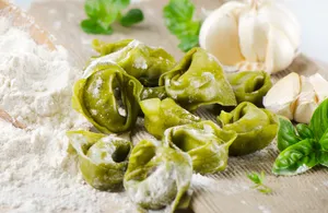 抹茶扁食美食高清图片
