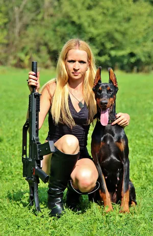 猎犬女战士图片_1