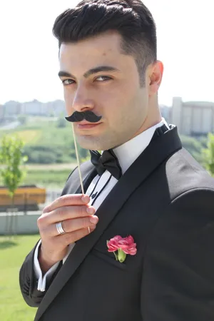 穿西装的男人图片_1
