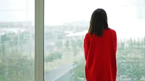 落寞背影的图片_1