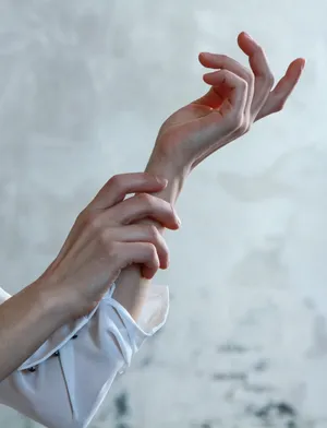 抬手拍照手势图片_1