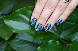 黑蓝色调美甲图片_1