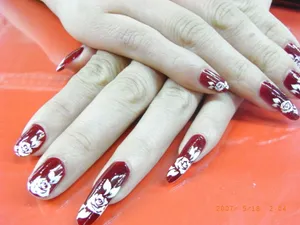 玫瑰花美甲图片_1