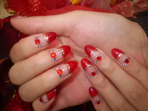 新娘法式美甲图片_1