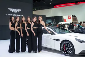 车模美女图片_1