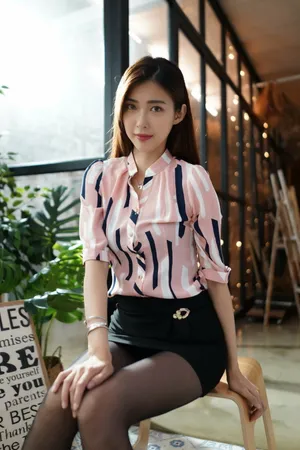 中国黑袜美女图片