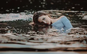 水中美女写真摄影